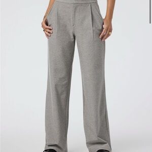 Vuori elevation trouser in heather dark gray